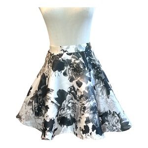City Studio tule lined floral circle skirt jr size medium .